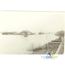 veel schepen waren bij Spijk voor anker gegaan 1970 Coll.HKR F0000046